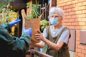 food delivered to elderly person during epidemic lockdown isolation